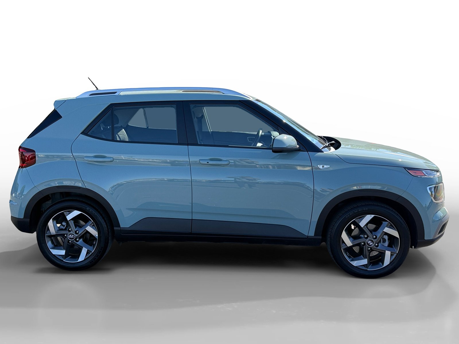 Certified 2025 Hyundai Venue SEL FWD image 6