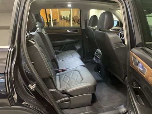 Certified 2025 Volkswagen Atlas SE image 12