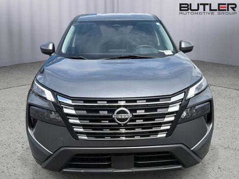 Used 2024 Nissan Rogue SV AWD/4WD image 9