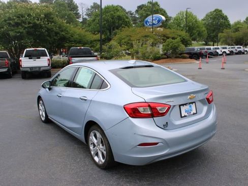 Used 2018 Chevrolet Cruze Premier FWD image 13