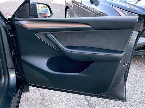 Used 2023 Tesla Model Y Performance image 20