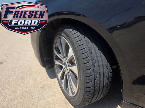 Used 2019 Ford Fusion SE AWD/4WD image 9