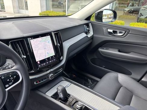 Used 2025 Volvo XC60 B5 Plus AWD/4WD image 19