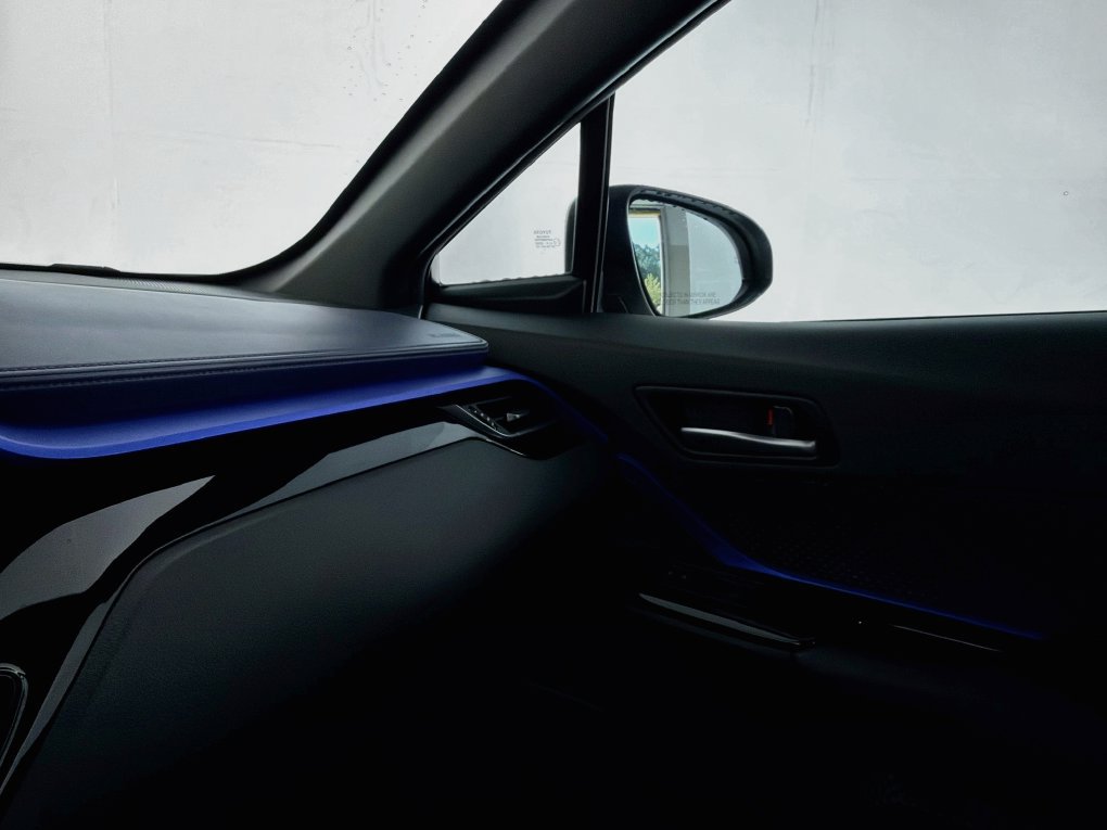 Used 2022 Toyota C-HR XLE FWD image 40