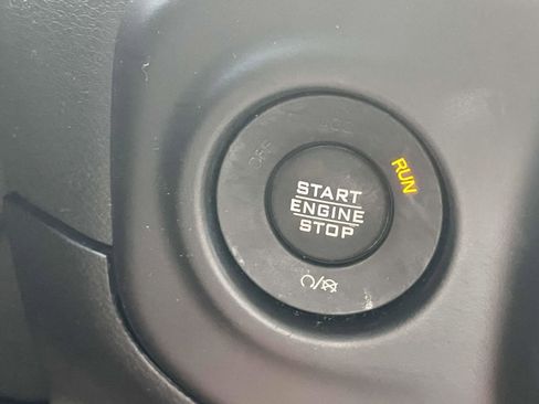 Used 2020 Jeep Wrangler Unlimited Sport image 9