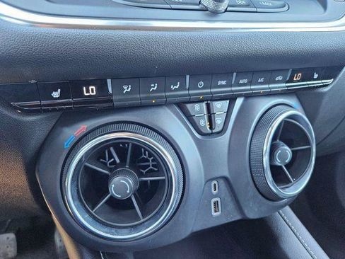 Used 2025 Chevrolet Blazer LT AWD/4WD image 27