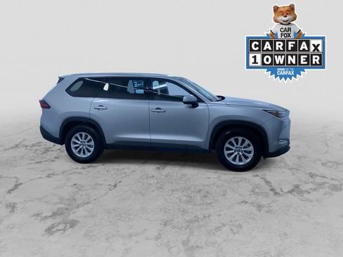 Used 2025 Toyota Grand Highlander XLE image 2