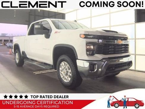Used 2025 Chevrolet Silverado 2500 LT AWD/4WD image 2