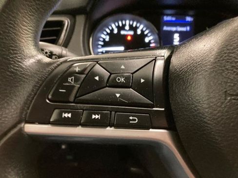Used 2018 Nissan Rogue S FWD image 27