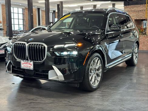 Used 2023 BMW X7 xDrive40i w/ Premium Package AWD/4WD image 7