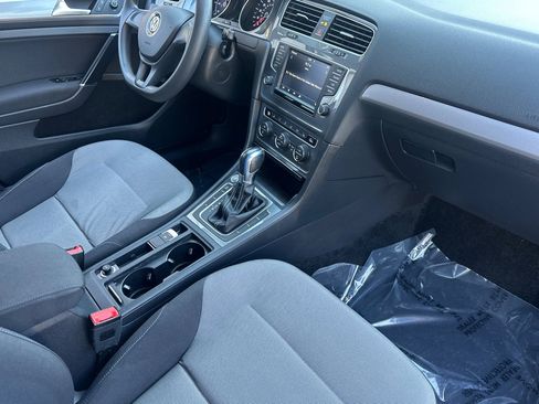 Used 2016 Volkswagen e-Golf SE w/ DC Fast Charging Package image 30