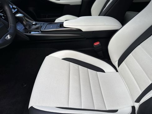 Used 2022 Lexus IS 350 F Sport image 12