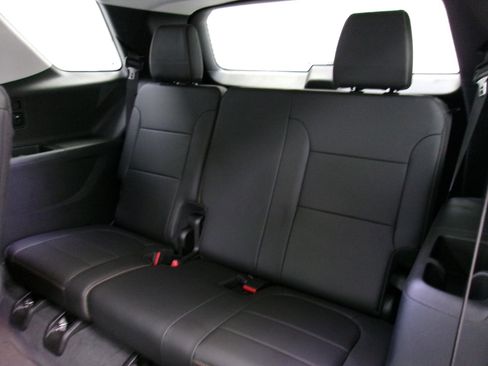 Used 2020 Chevrolet Traverse LT AWD/4WD image 10
