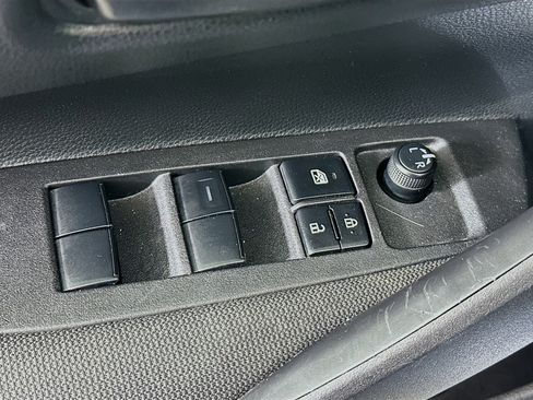 Used 2025 Toyota Corolla LE image 15