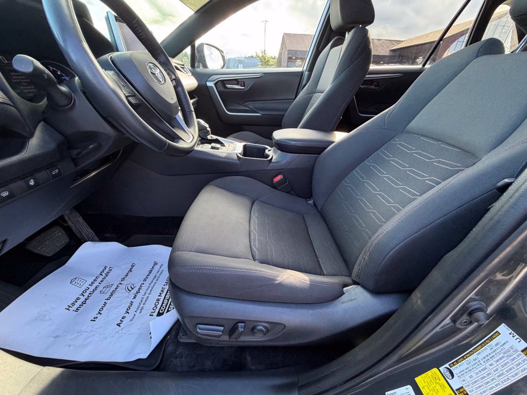 Used 2023 Toyota RAV4 SE w/ Weather & Moonroof Package AWD/4WD image 11