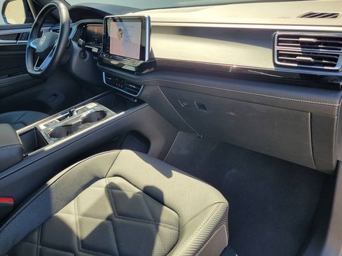 Used 2026 Volkswagen Atlas Cross Sport SE FWD image 7