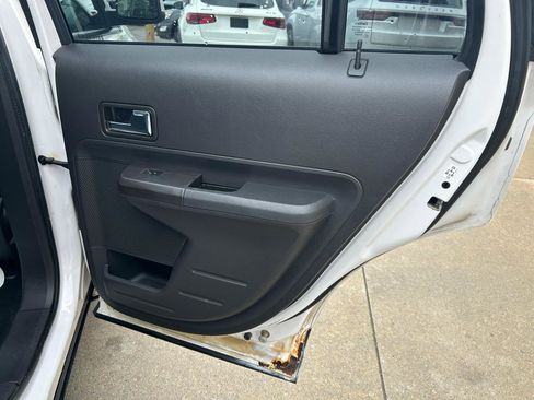 Used 2010 Ford Edge SEL image 15