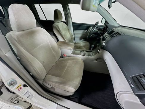 Used 2011 Toyota Highlander 4WD w/ Tech Pkg image 27