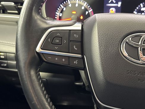 Used 2020 Toyota Highlander LE image 20