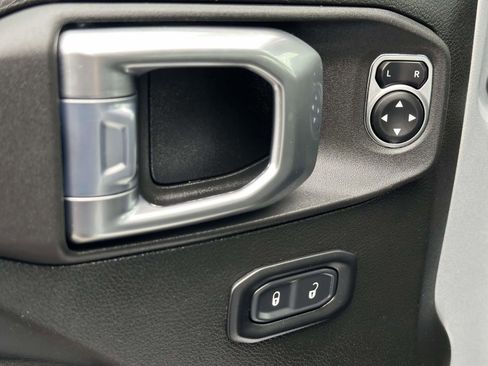 Used 2022 Jeep Wrangler Unlimited Sport AWD/4WD image 21