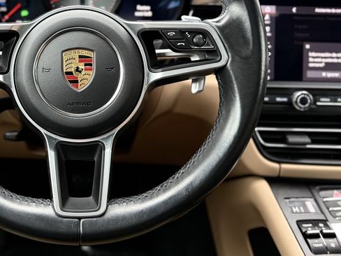 Used 2021 Porsche Macan S image 26