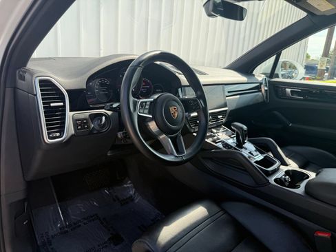 Used 2019 Porsche Cayenne AWD/4WD image 18