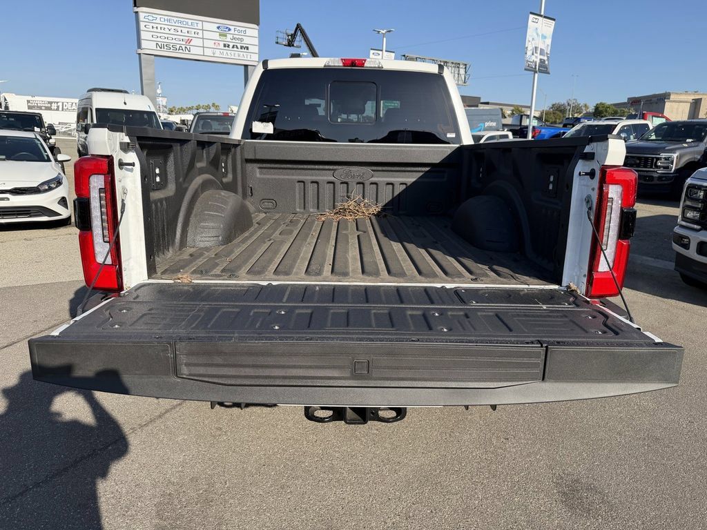 New 2026 Ford F250 Platinum w/ Tremor Off-Road Package AWD/4WD image 16