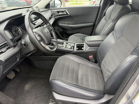 Used 2024 Mitsubishi Outlander SE AWD/4WD image 17