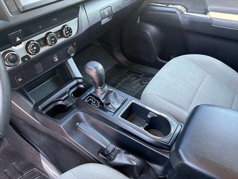 Used 2018 Toyota Tacoma SR AWD/4WD image 25