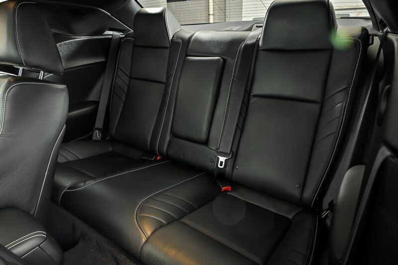 Used 2016 Dodge Challenger SRT Hellcat RWD image 18