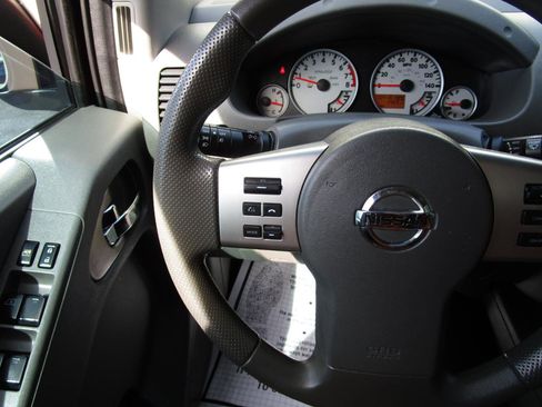 Used 2018 Nissan Frontier SV image 13