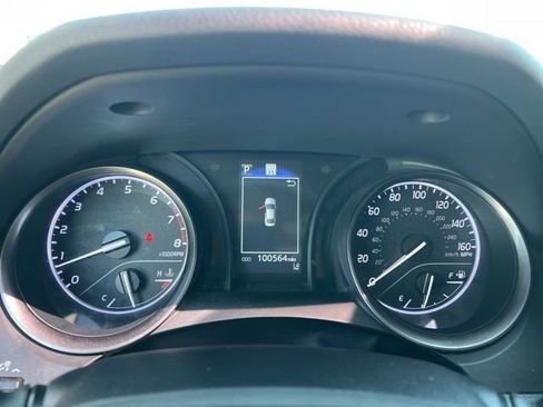 Used 2021 Toyota Camry SE image 11