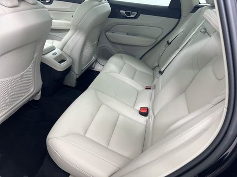 Used 2023 Volvo XC60 B5 Plus w/ Climate Package image 11
