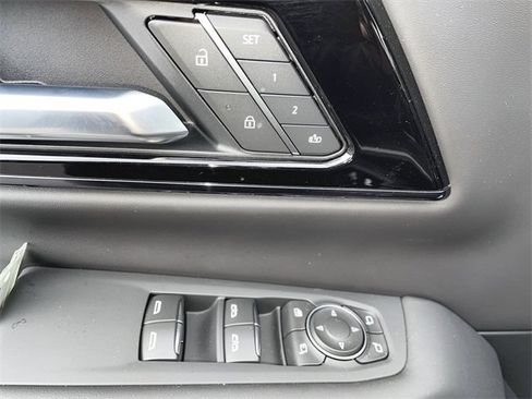 New 2026 GMC Yukon XL AT4 Ultimate w/ LPO, Illumination Package image 24