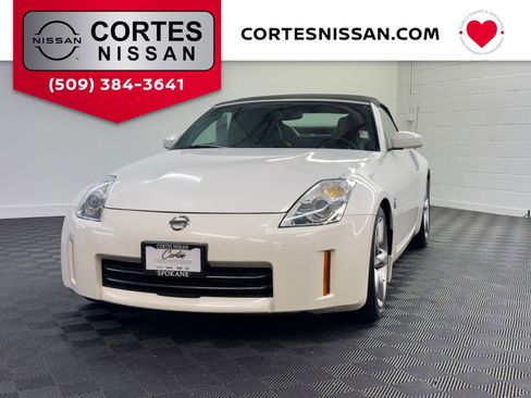 Used 2009 Nissan 350Z Touring image 1