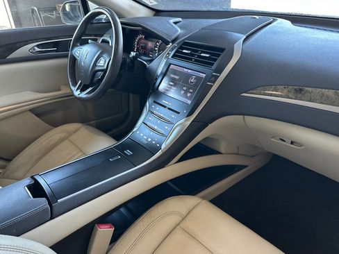 Used 2013 Lincoln MKZ FWD image 15