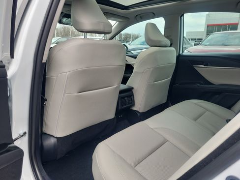 Certified 2025 Toyota Camry XLE w/ Premium Plus Package AWD/4WD image 10