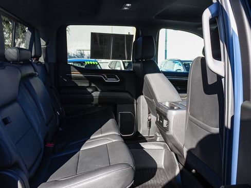 Used 2022 Chevrolet Silverado 1500 LT Trail Boss w/ Convenience Package II image 19