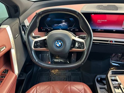 Used 2023 BMW iX xDrive50 w/ Premium Package AWD/4WD image 15
