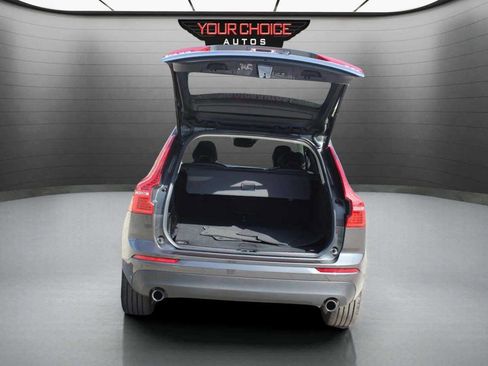 Used 2019 Volvo XC60 T5 Momentum w/ Multimedia Package image 9