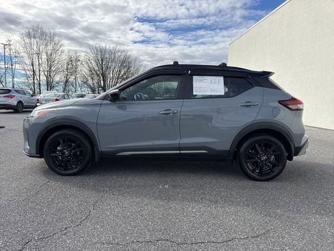 Used 2023 Nissan Kicks SR w/ SR Premium Package image 4
