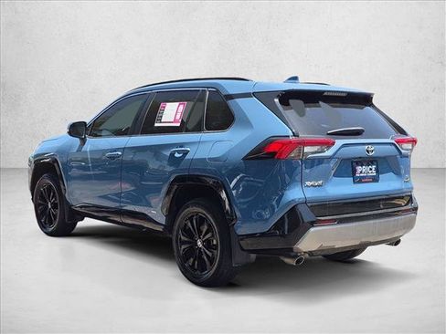 Used 2022 Toyota RAV4 SE AWD/4WD image 8