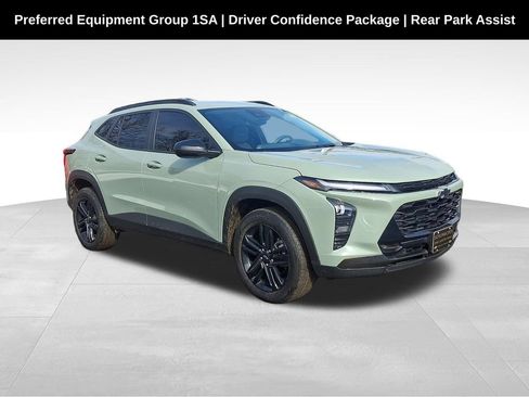 Used 2025 Chevrolet Trax ACTIV w/ Driver Confidence Package image 1