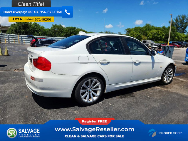 Used 2011 BMW 328i xDrive Sedan AWD/4WD image 4
