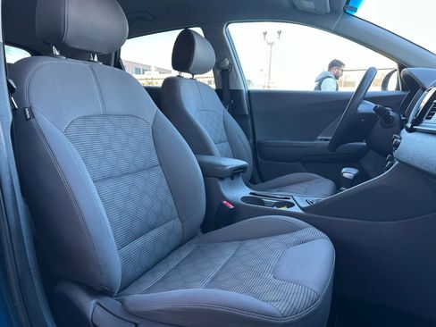Used 2018 Kia Niro LX image 16