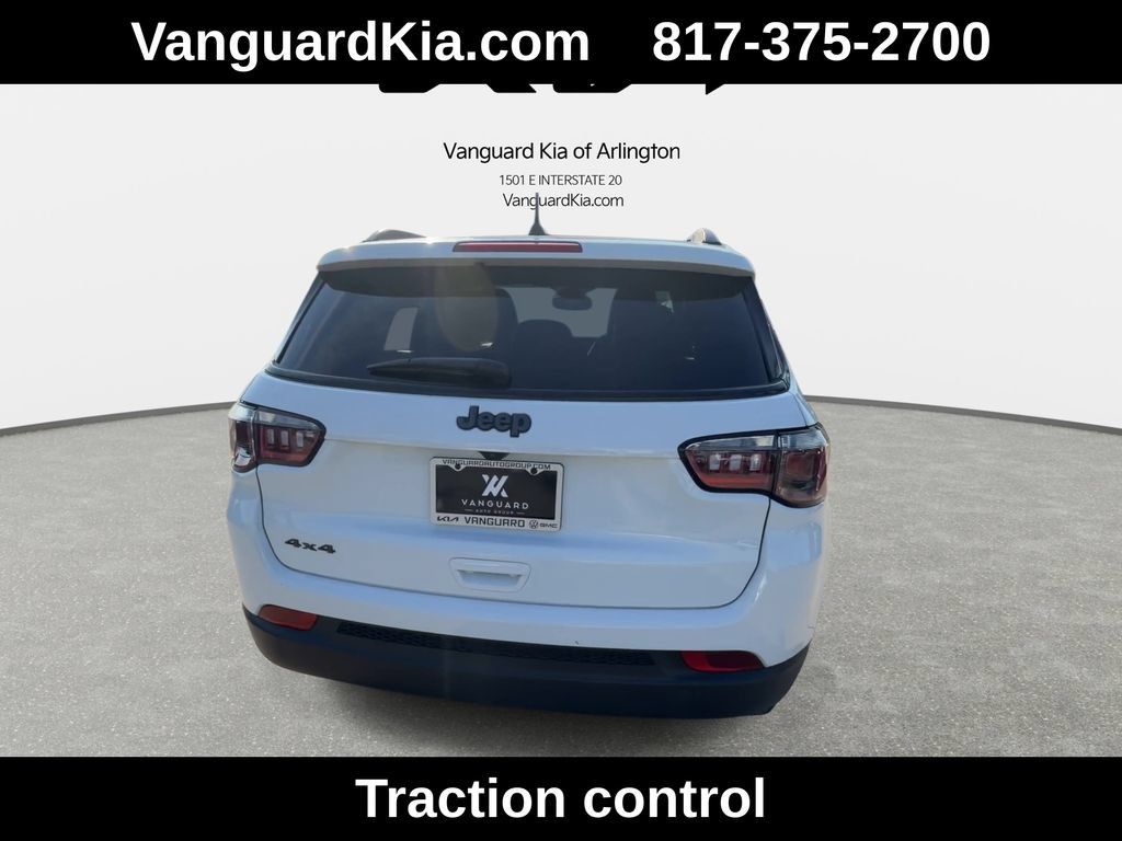 Used 2026 Jeep Compass Latitude AWD/4WD image 8