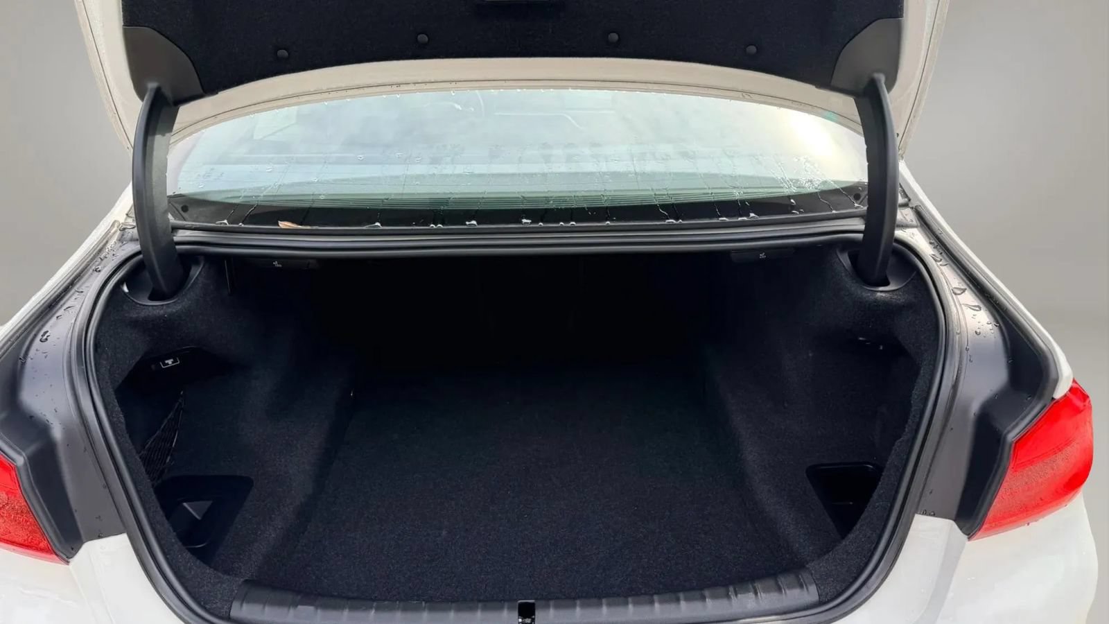 Used 2017 BMW 530i RWD image 18