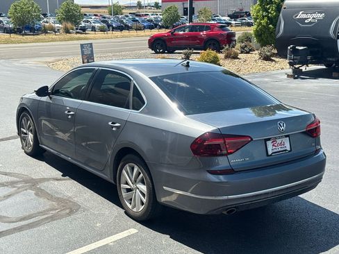 Used 2018 Volkswagen Passat 2.0T SE FWD image 14