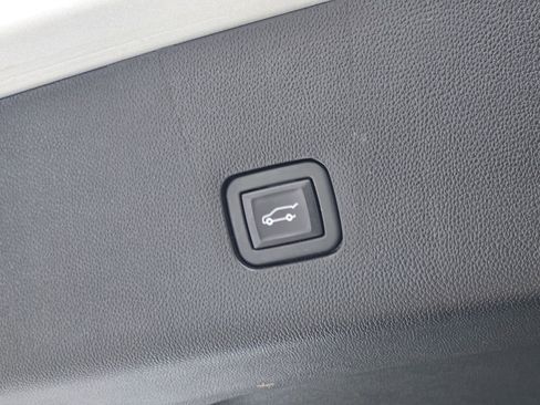 Used 2021 Chevrolet Traverse Premier w/ Redline Edition image 24