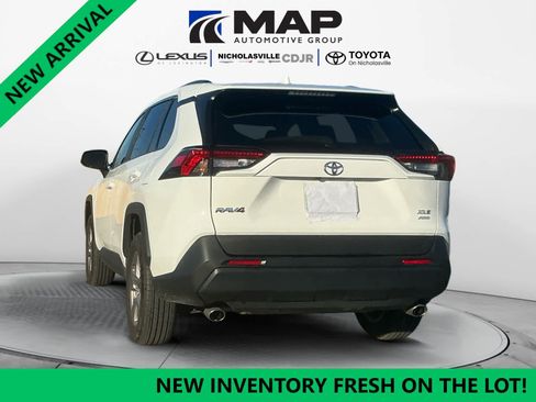 Used 2025 Toyota RAV4 XLE image 3